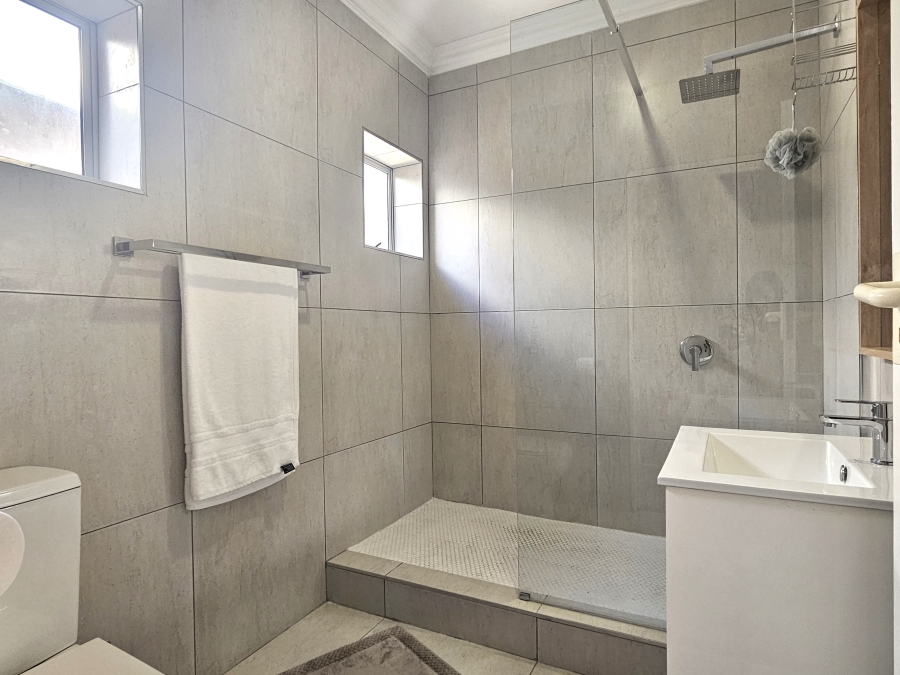 5 Bedroom Property for Sale in Ferreira Town Eastern Cape
